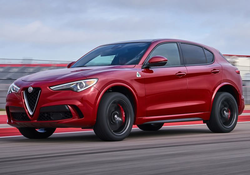 Rent a Alfa Romeo Stelvio Quadrifoglio - Image 2
