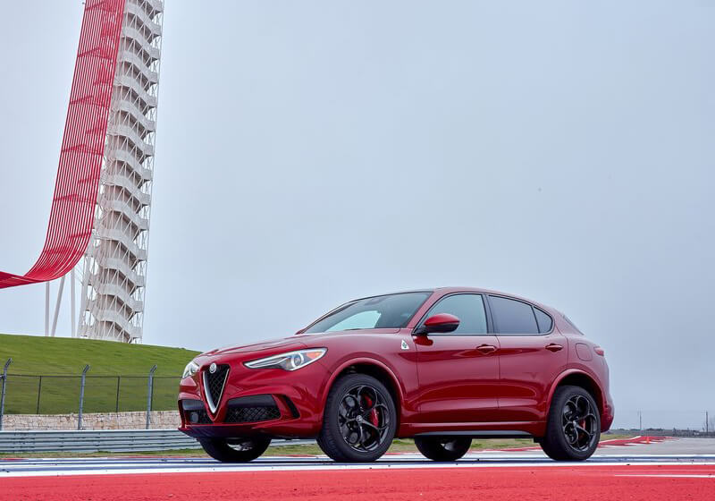 Rent a Alfa Romeo Stelvio Quadrifoglio - Image 3