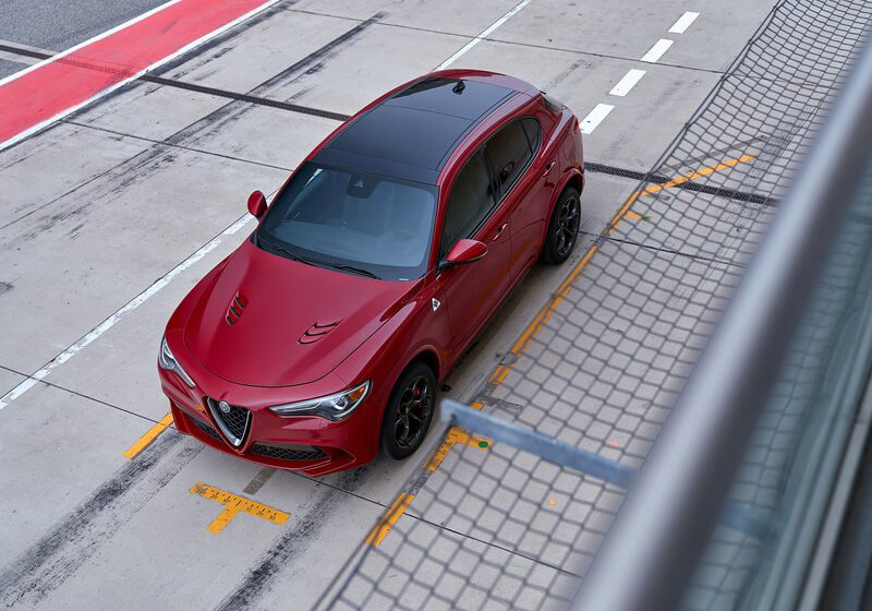 Rent a Alfa Romeo Stelvio Quadrifoglio - Image 4