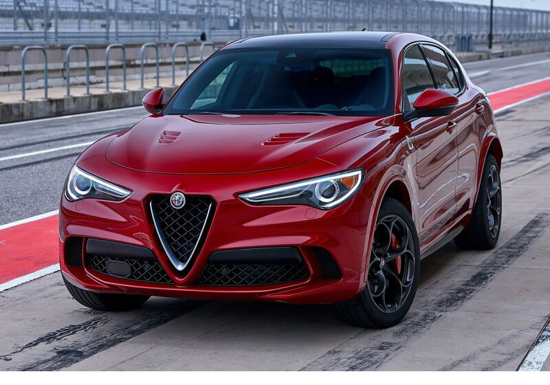 Rent a Alfa Romeo Stelvio Quadrifoglio - Image 6