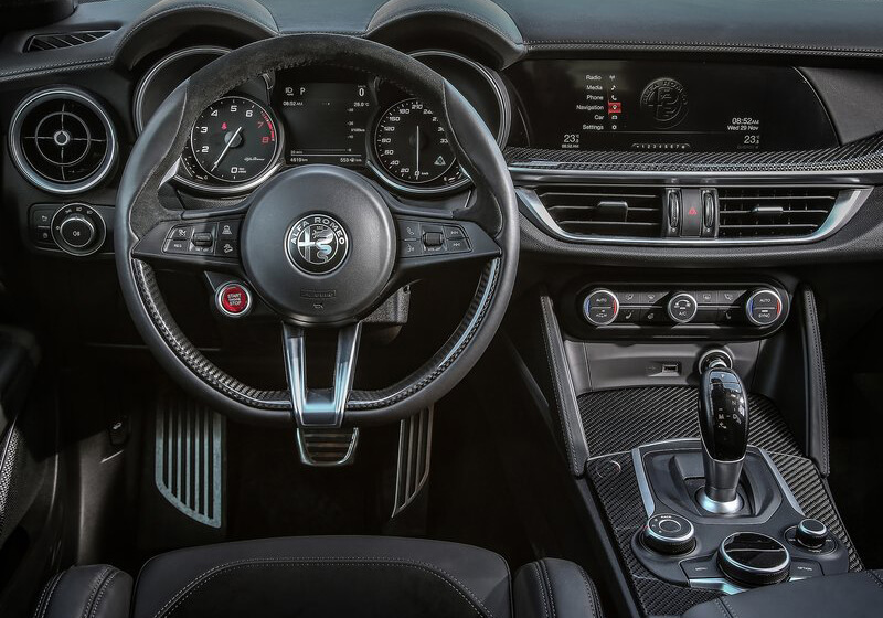 Rent a Alfa Romeo Stelvio Quadrifoglio - Image 10