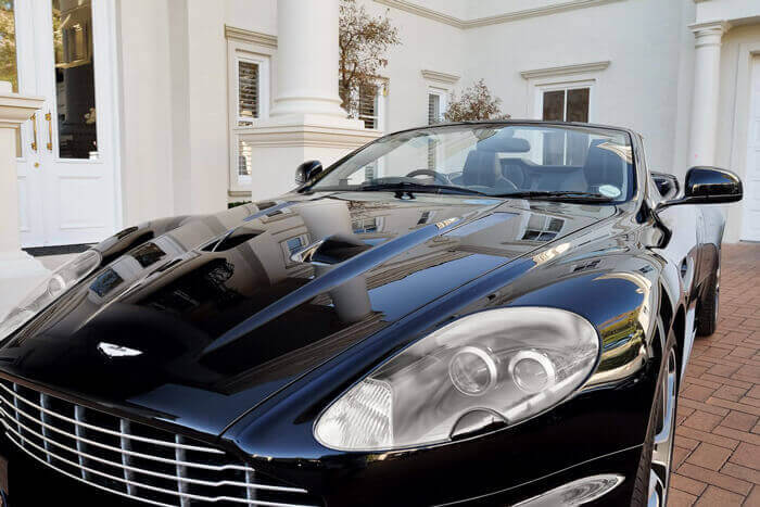 Rent an Aston Martin DBS Volante - Image 4