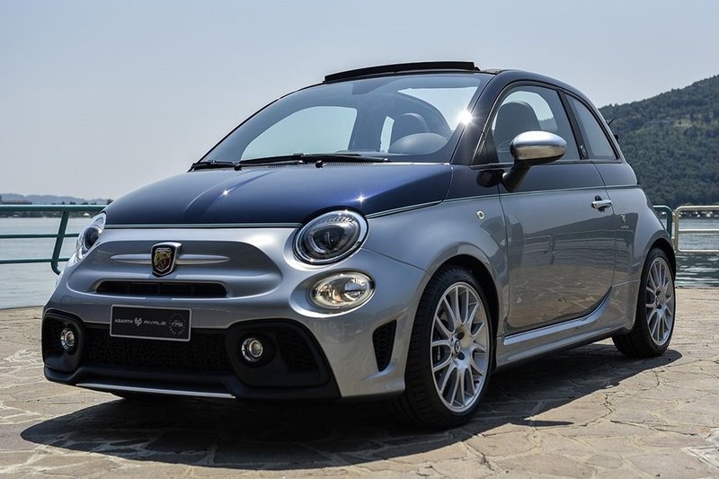Rent a Fiat Abarth 695 Rivale - Image 4