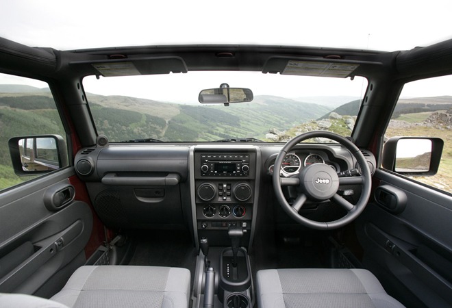Rent a Jeep Wrangler - Image 8