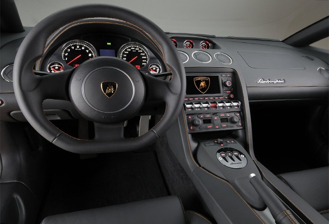 Rent a Lamborghini Gallardo LP 560 4 - Image 12
