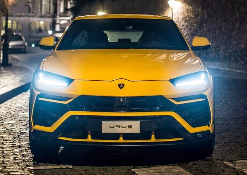 Rent a Lamborghini Urus - Image 9