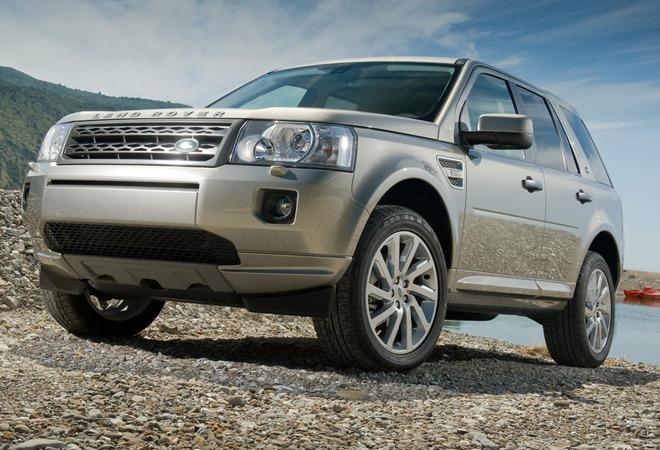 Rent a Land Rover Freelander 2 - Image 4