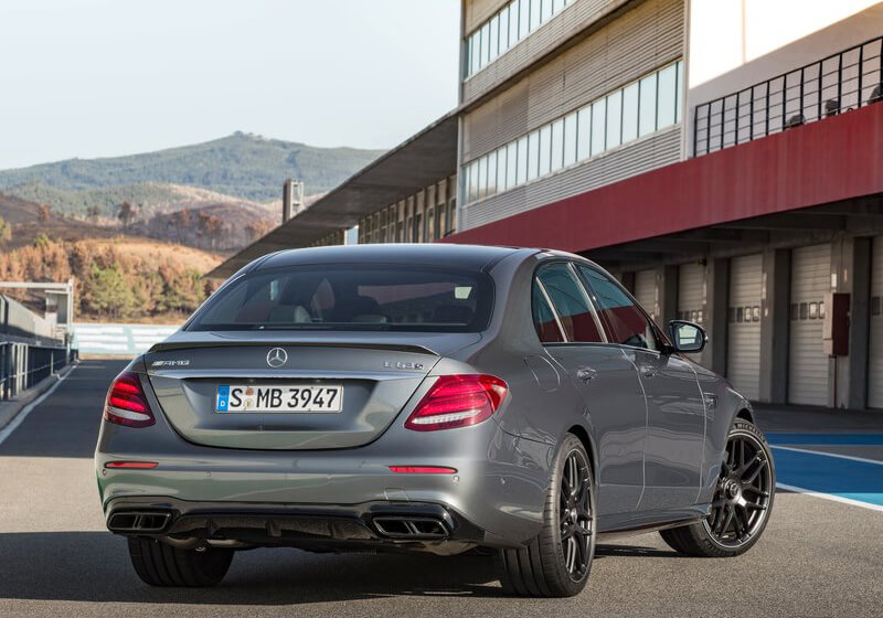 Rent a Mercedes-Benz E63 AMG - Image 10