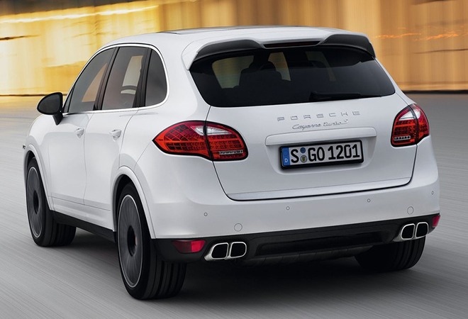 Rent a Porsche Cayenne S - Image 4