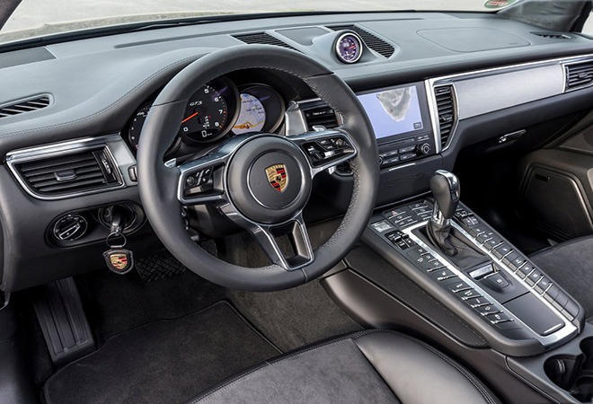 Rent a Porsche Macan - Image 9