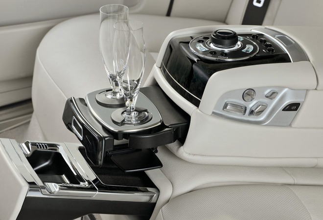 Rent a Rolls Royce Ghost - Image 8