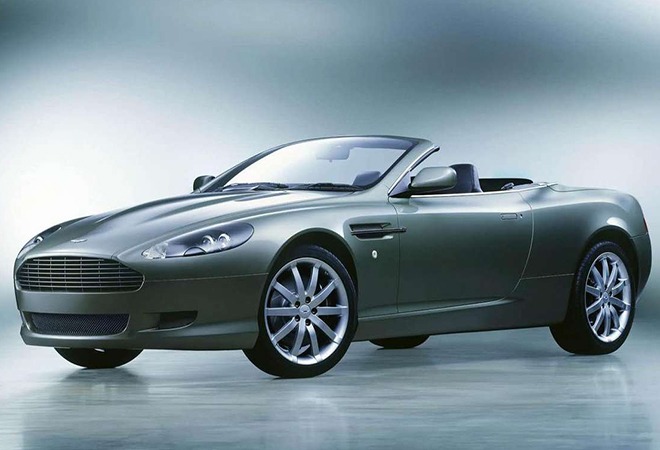Rent an Aston Martin DB9 Volante - Image 2