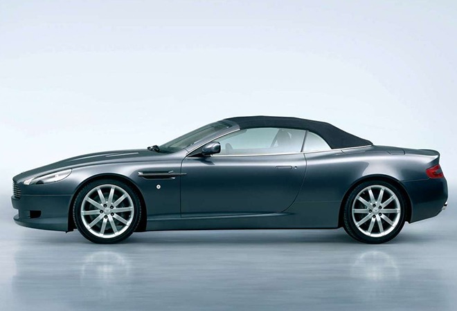 Rent an Aston Martin DB9 Volante - Image 3