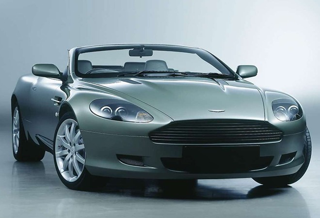 Rent an Aston Martin DB9 Volante - Image 5